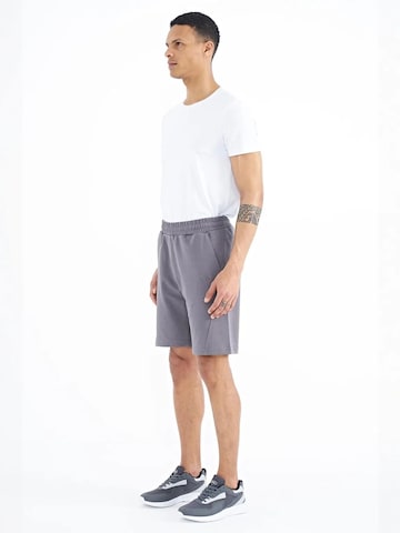 regular Pantaloni sportivi di Tommy Life in grigio