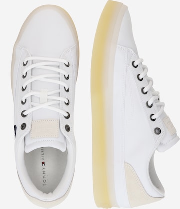 TOMMY HILFIGER Sneakers laag 'Vulc' in Wit