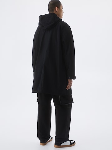 Pull&Bear Parka in Schwarz