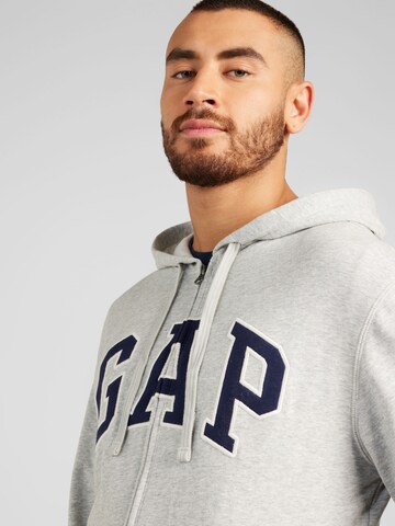 GAP Sweatjacke in Grau