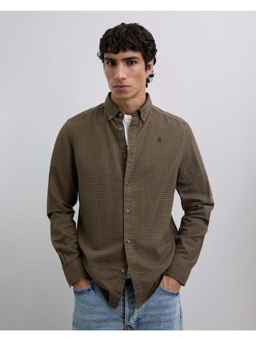 Scalpers Regular fit Риза в кафяво: отпред