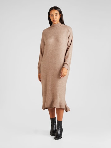 Vero Moda Curve Knitted dress 'KADEN' in Brown: front