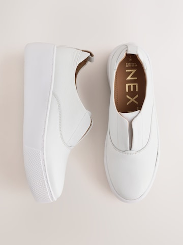 Scarpa slip-on 'Forever Comfort' di Next in bianco