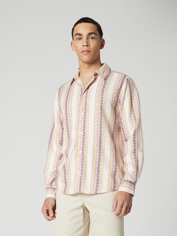 Guido Maria Kretschmer Men - Ajuste regular Camisa 'Jake' en beige: frente