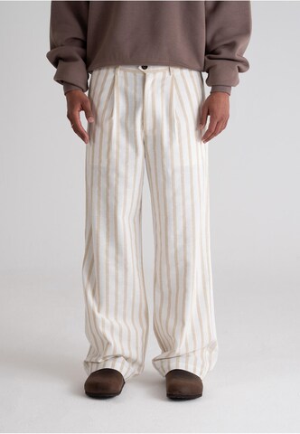 Loosefit Pantaloni con pieghe di Prohibited in beige