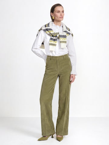 Rich & Royal - Pierna ancha Pantalón en verde