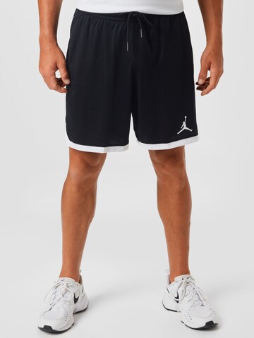 Jordan Shorts in Schwarz: front