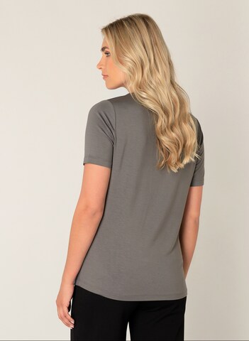 BASE LEVEL Shirt in Grey