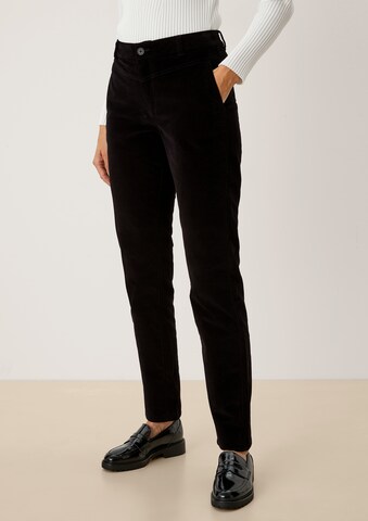 s.Oliver Regular Панталон Chino в черно: отпред