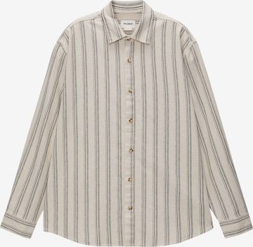 Pull&Bear Regular fit Button Up Shirt in White: front