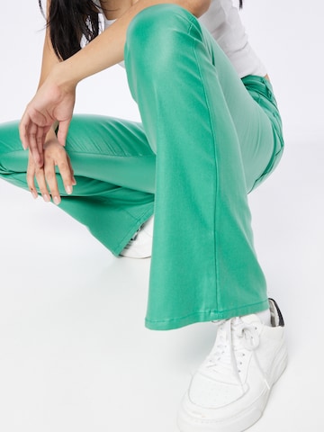 Edikted Flared Jeans 'Luna' in Groen