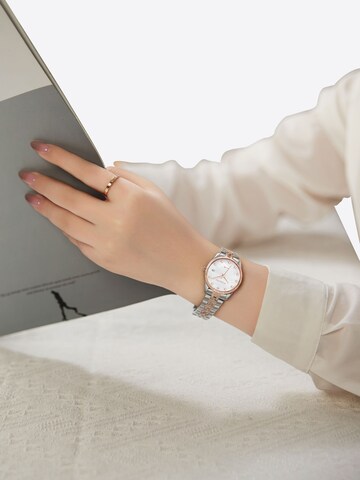 Victoria Hyde Analog Watch in Gold