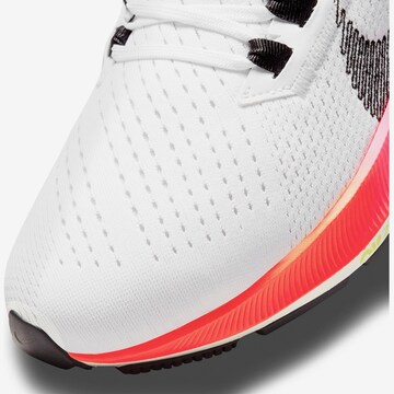 Chaussure de course 'Pegasus 38' NIKE en blanc