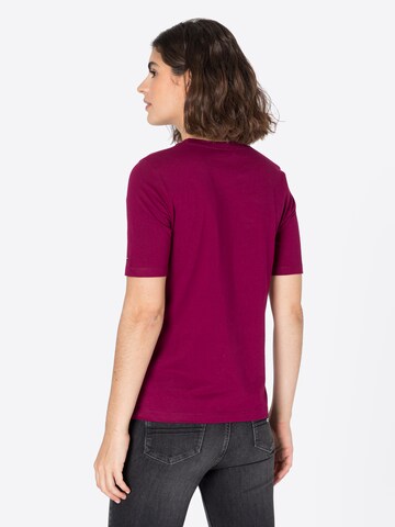 TOMMY HILFIGER T-Shirt in Lila