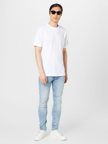 T-Shirt Calvin Klein Jeans en blanc