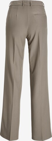 Loosefit Pantaloni con piega frontale di JJXX in marrone