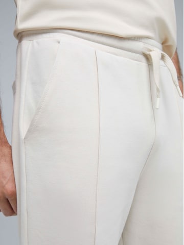 regular Pantaloni 'Björn' di ABOUT YOU x Kevin Trapp in beige