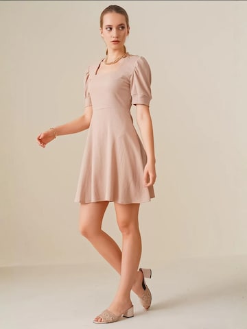 Bigdart Dress in Beige