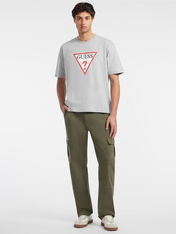 GUESS T-Shirt in Grau