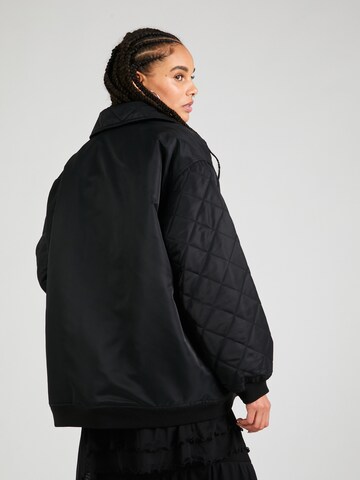 SOMETHINGNEW Jacke 'Kara' in Schwarz