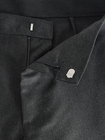 Next Slimfit Hose in Grau