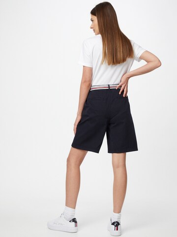 TOMMY HILFIGER Ohlapna forma Chino hlače | modra barva