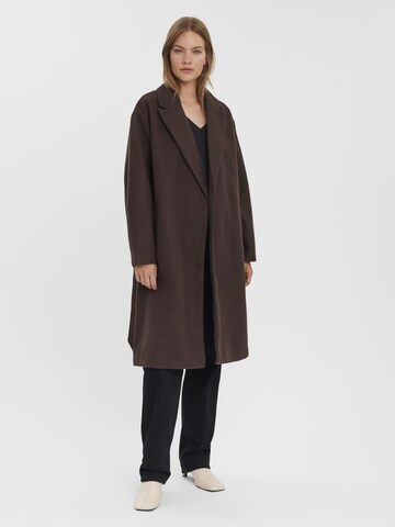 Vero Moda Tall Tussenmantel 'VMFORTUNE ' in Bruin