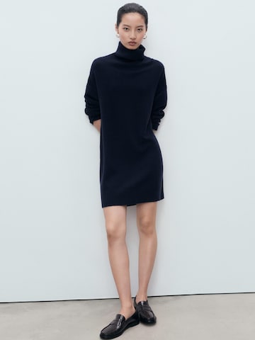 MANGO Gebreide jurk 'TALDOTEC' in Blauw