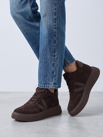 VENEZIA Sneakers in Brown