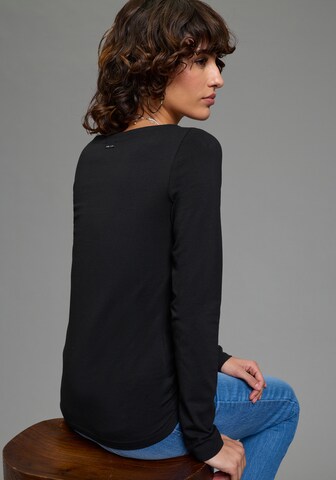 LAURA SCOTT Shirt in Black