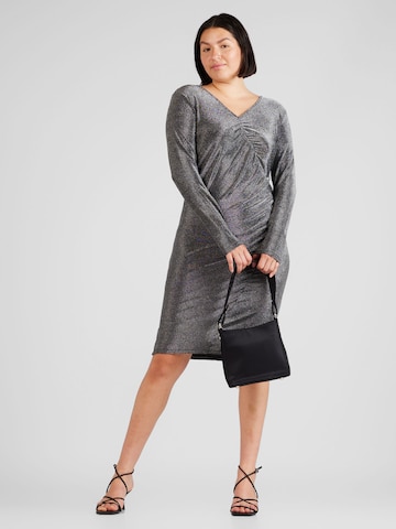 Robe EVOKED en argent