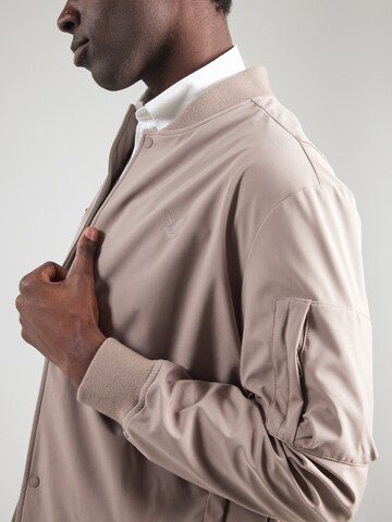 Lyle & Scott Tussenjas in Beige