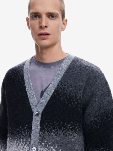 Pullover di Desigual in grigio