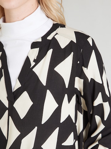 Sublevel Blouse in Black