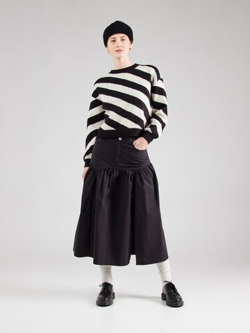 VERO MODA Свитер в Черный