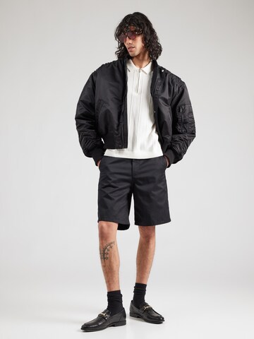 Pulover de la Abercrombie & Fitch pe alb