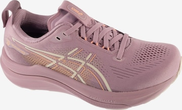 Chaussure de course ASICS en rose : devant