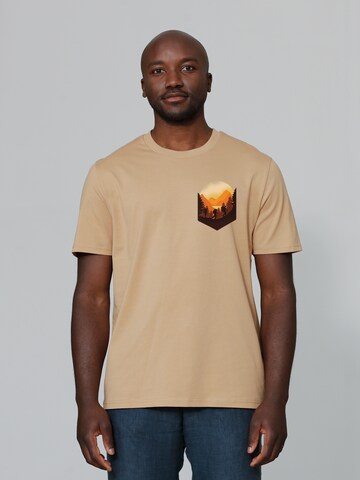Maglietta 'Hiking in the mountains' di Watapparel in beige: frontale