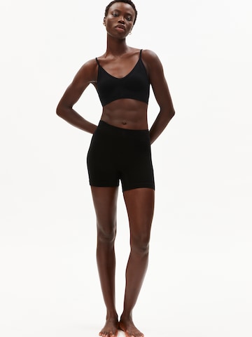 ARMEDANGELS Broekje in Zwart