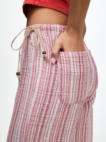 Loosefit Pantalon Pull&Bear en rouge