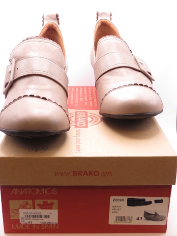 BRAKO - Zapatos cerrados 'Minthy' en gris