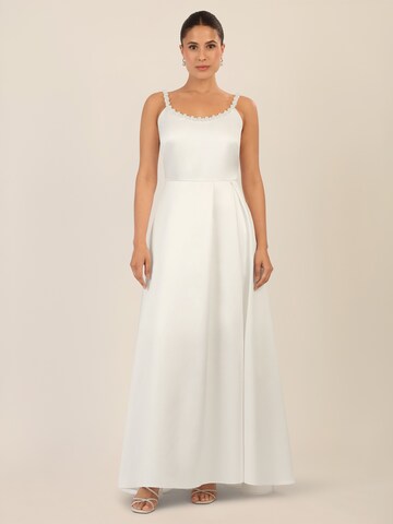 APART Evening Dress in White: front