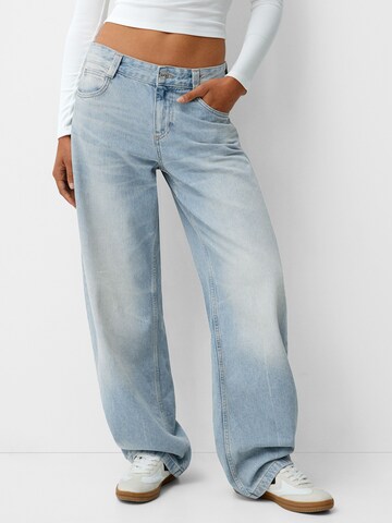 Wide leg Jeans di Bershka in blu: frontale
