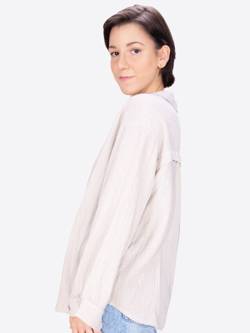 Seasons of April Blouse 'Sasha' in Beige