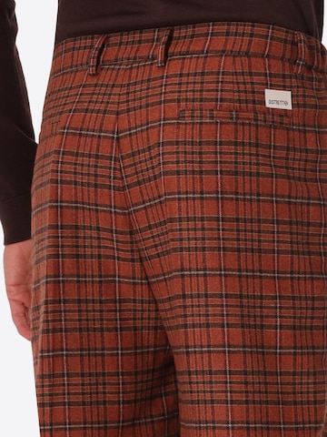 Distretto12 Loosefit Pantalon 'Ban T. Velazquez' in Bruin