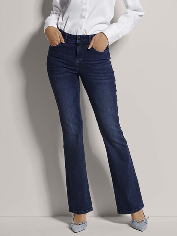 MADELEINE Flared Jeans in Blauw