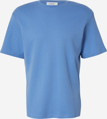 everly® T-Shirt in Blau: Vorderseite