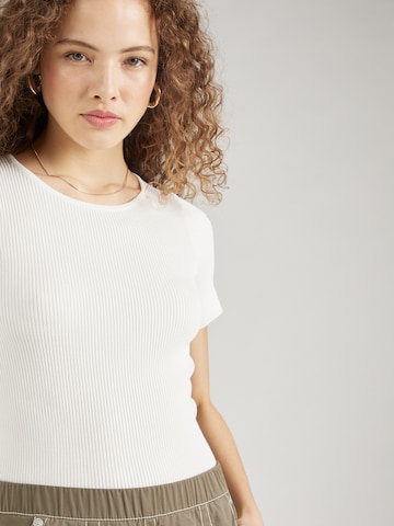 Pull-over A-VIEW en blanc