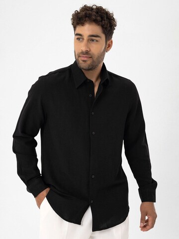 Dandalo Regular fit Риза в черно