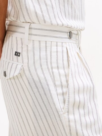 TOMMY HILFIGER Loose fit Trousers with creases in White